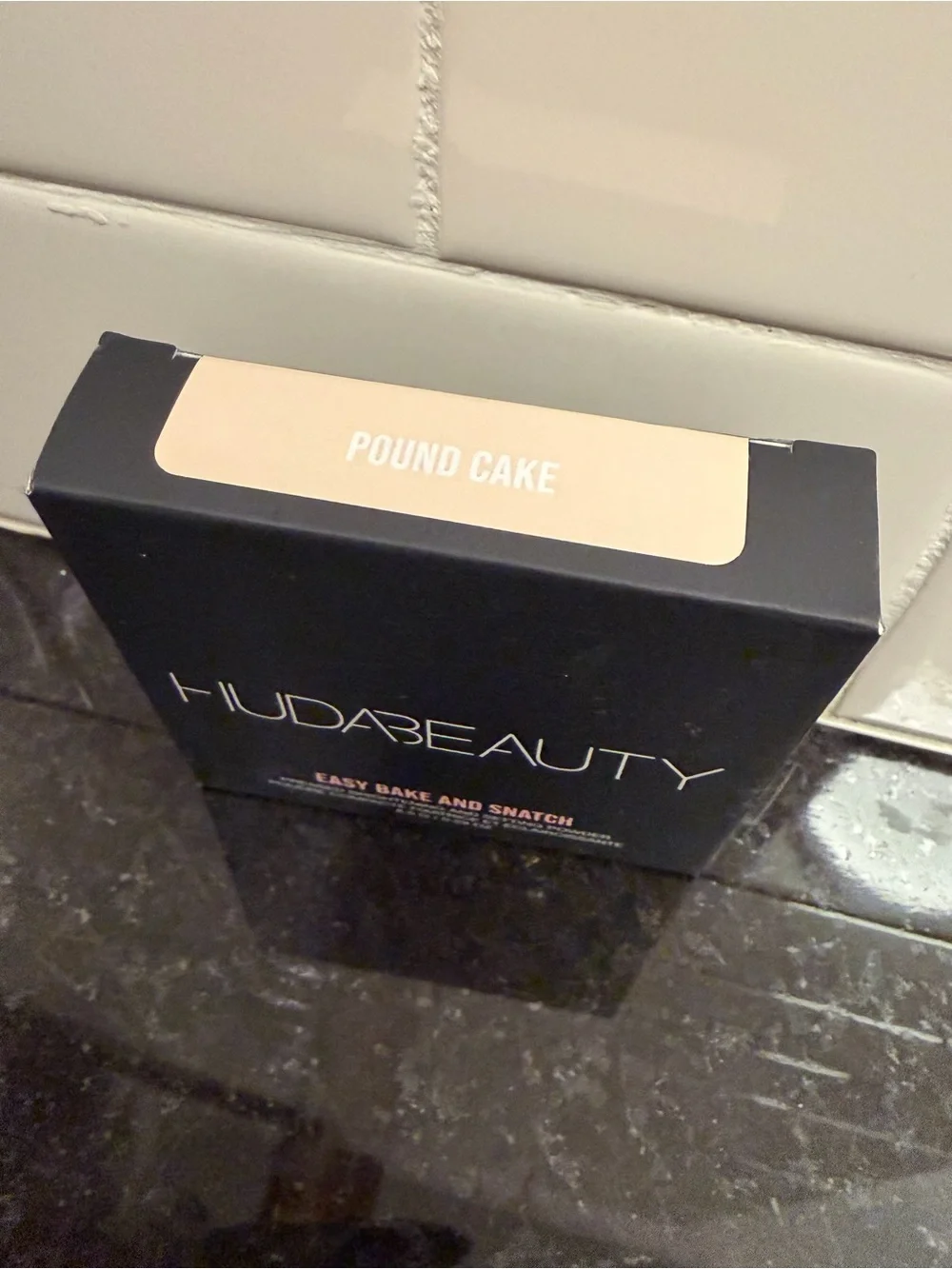 Huda Beauty - Easy Bake Loose Baking & Setting Powder (Shade: Poundcake) - New